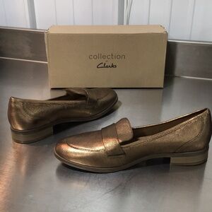 New WB Clarks Collection Women's Metallic Bronze Penny Loafers